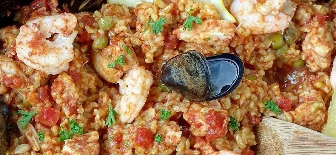 Seafood paella